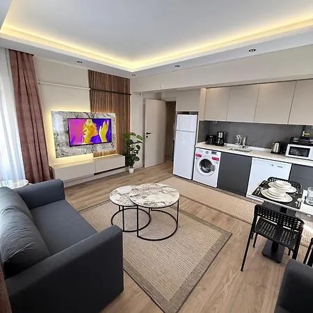 Konyaaltı Plajına Yakın Lüks Apartamento