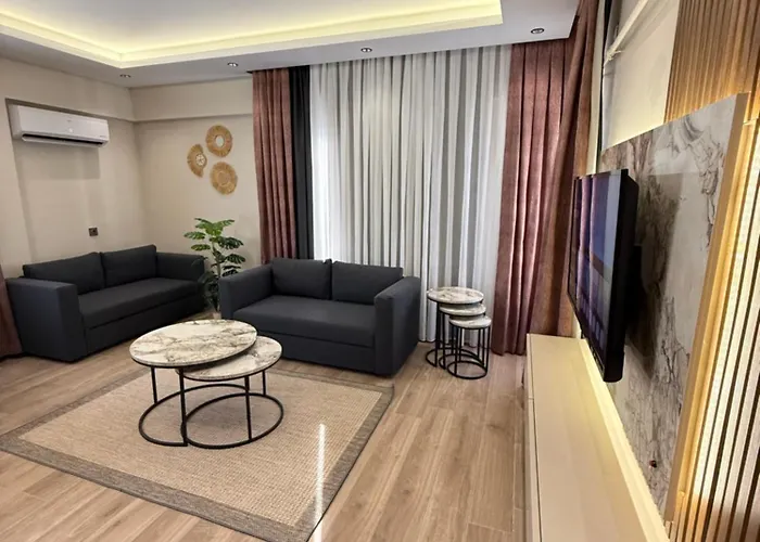 Konyaalti Plajina Yakin Lueks אנטליה